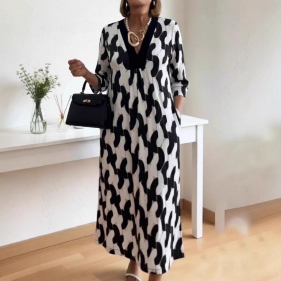Womens V-neck Printed Dress Loose Fit For Comfort And Ease - Image 2